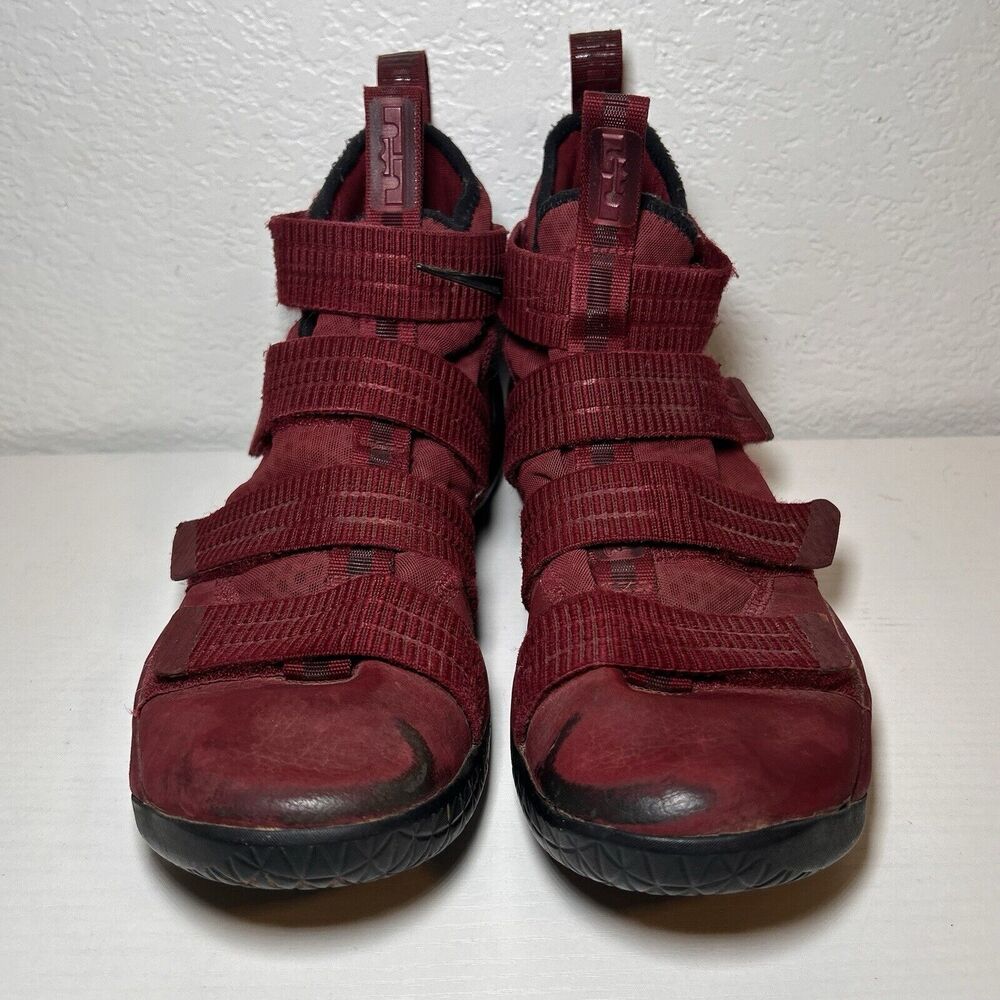 Nike LeBron Soldier 11 SFG Burgundy Shoes Men Sz 9 Crimson Sneakers 897646-600